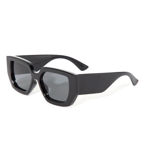 Fashion Nova Accessories - Black Sunglasses